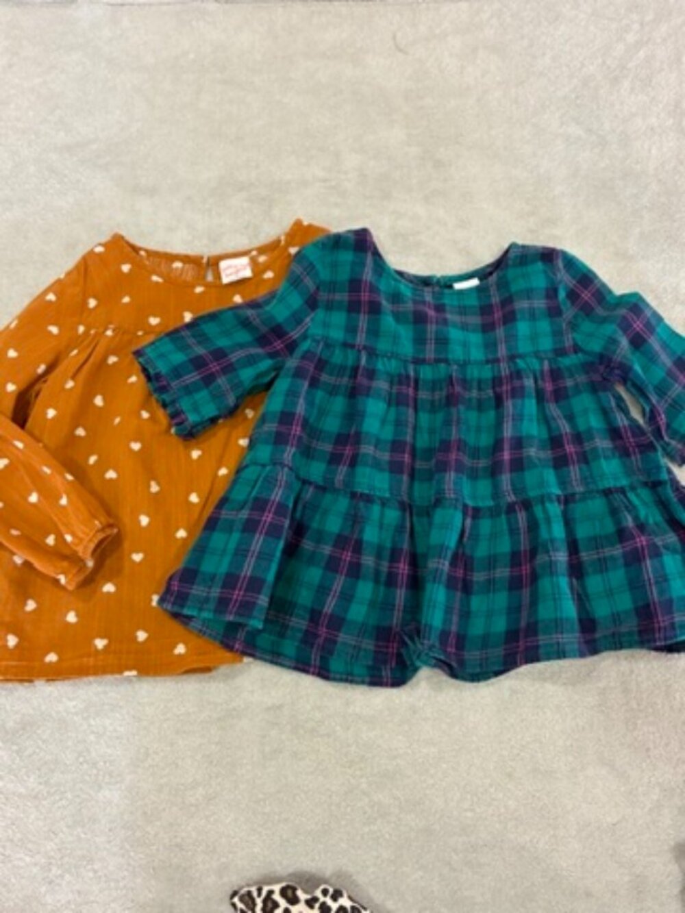 Little Girls Bundle Size 3T-4T, 8 pieces, dresses, jeans, tops, zip up - Picture 9 of 16